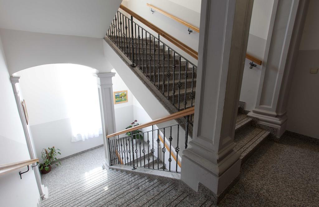 Garni Hotel Vila Ana 로가스카슬라티나 외부 사진