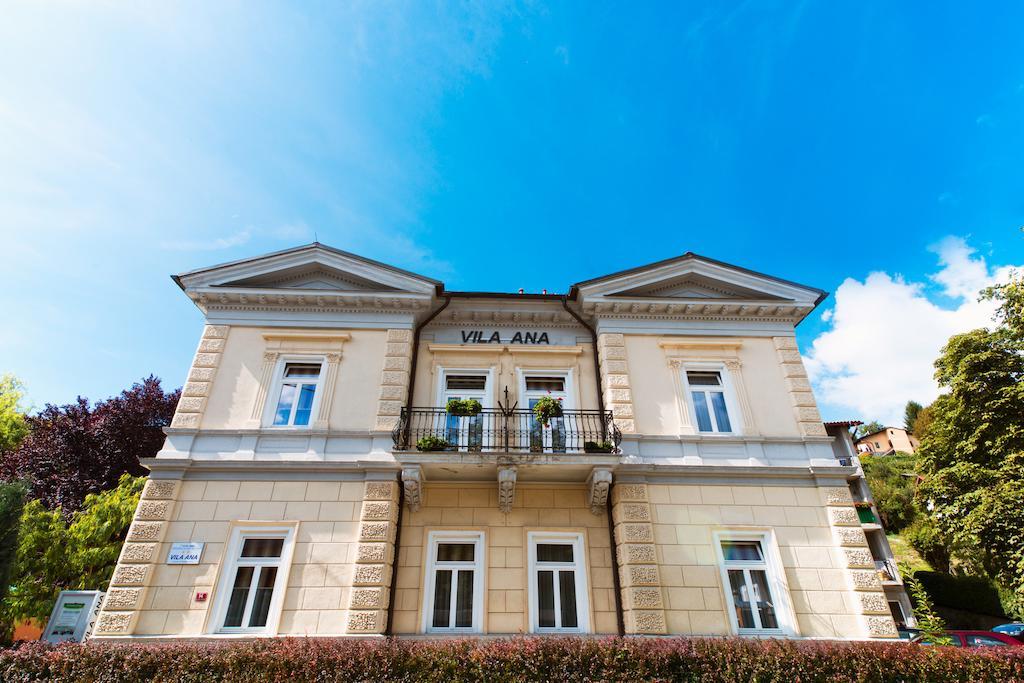 Garni Hotel Vila Ana 로가스카슬라티나 외부 사진