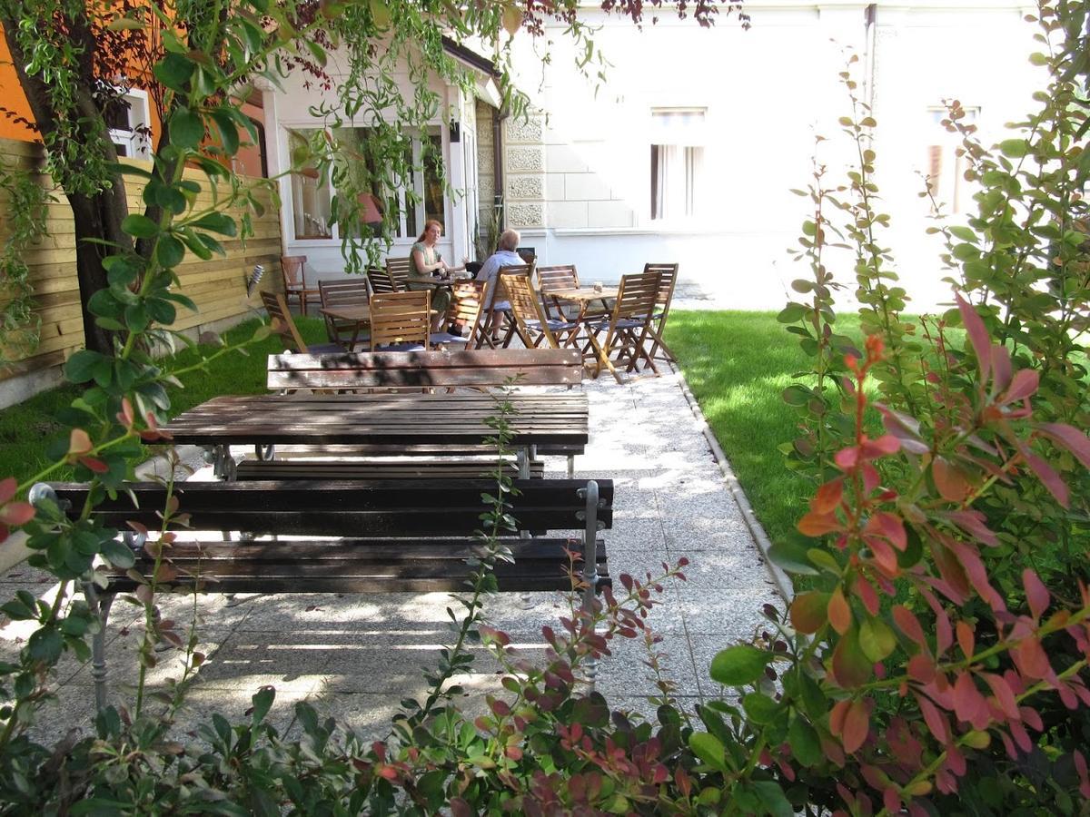 Garni Hotel Vila Ana 로가스카슬라티나 외부 사진
