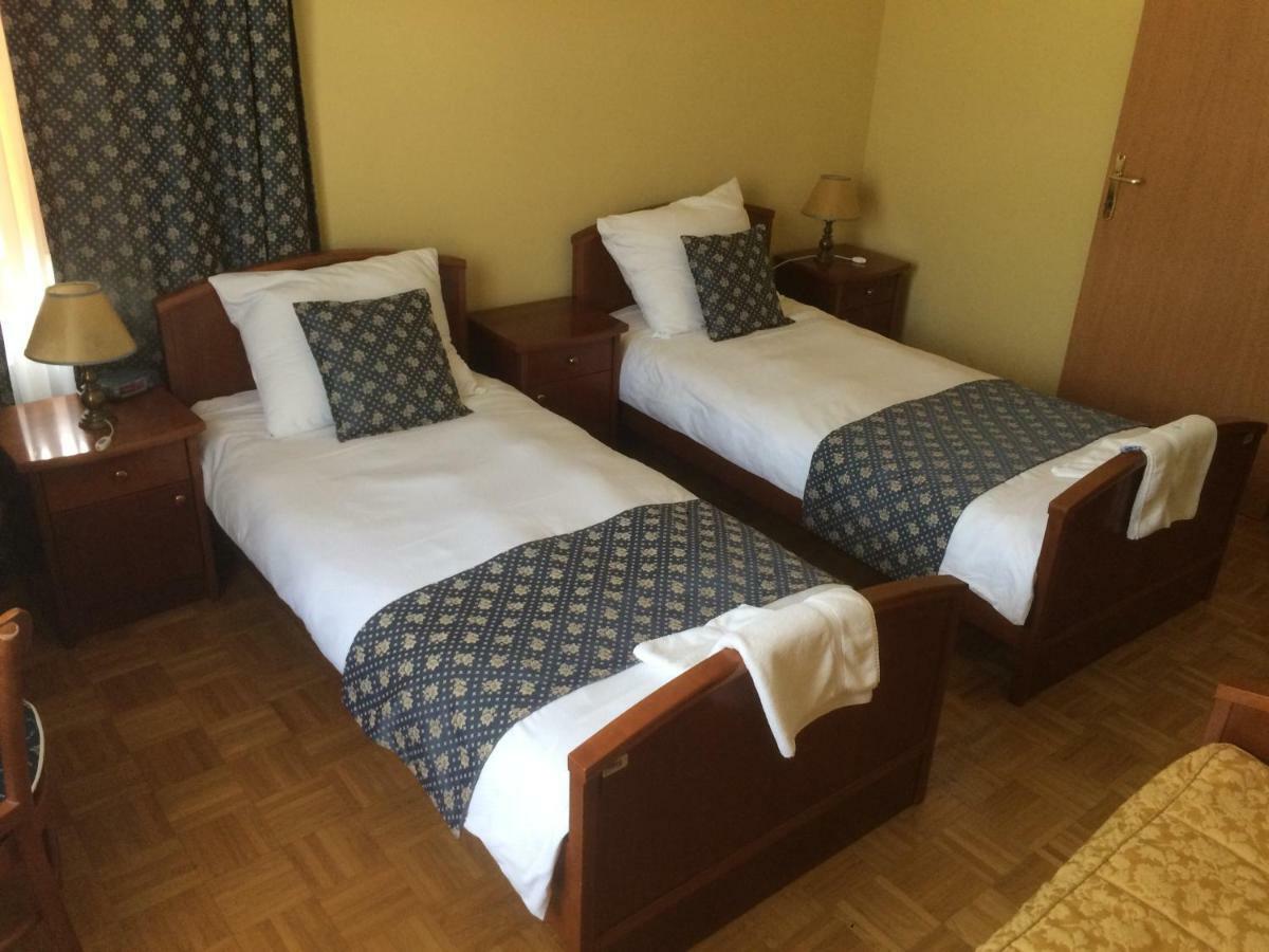 Garni Hotel Vila Ana 로가스카슬라티나 외부 사진