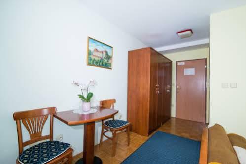Garni Hotel Vila Ana 로가스카슬라티나 외부 사진